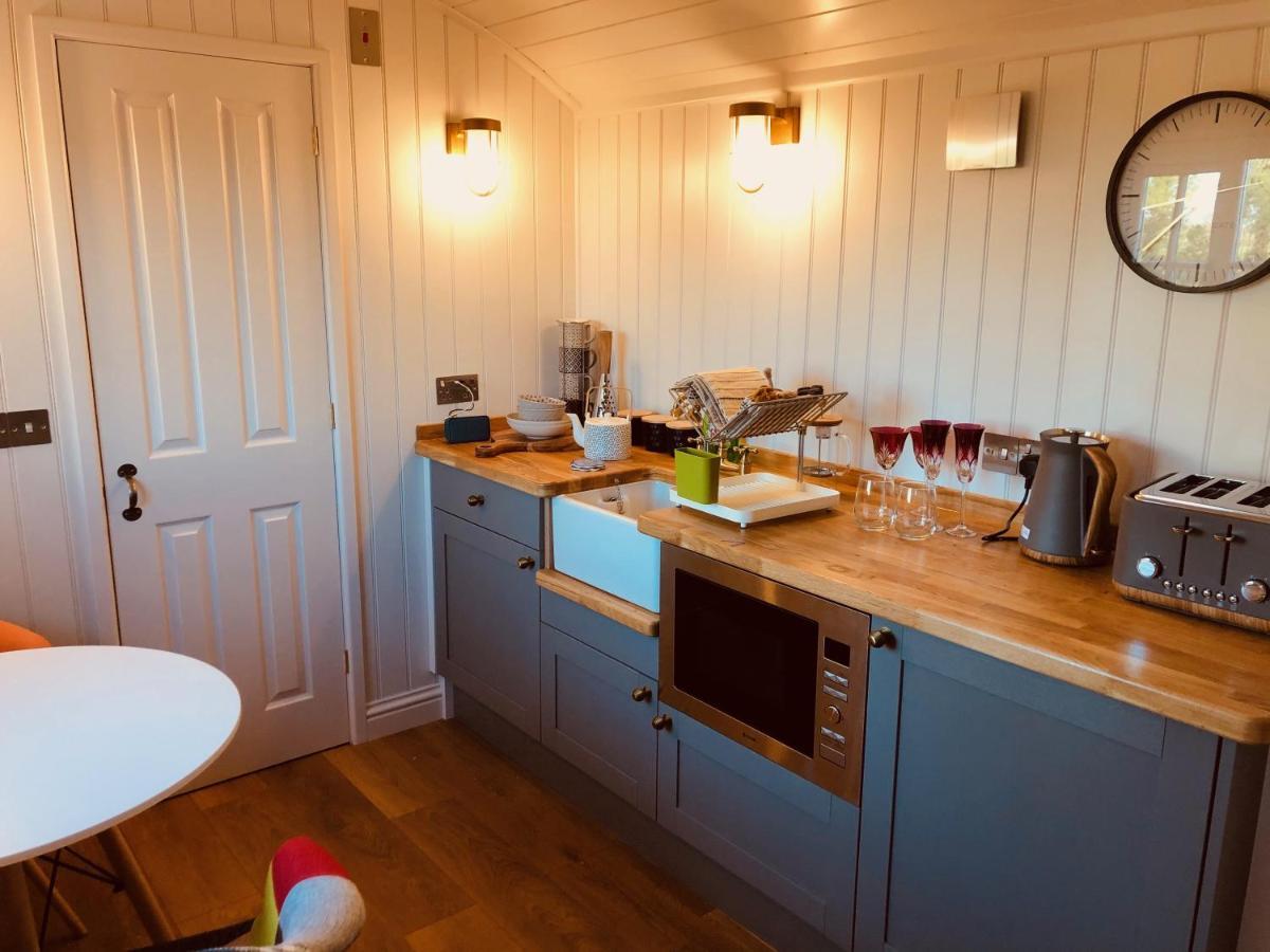 Somerleyton Meadows - The Hideaway Hut & Hot Tub Herringfleet 외부 사진